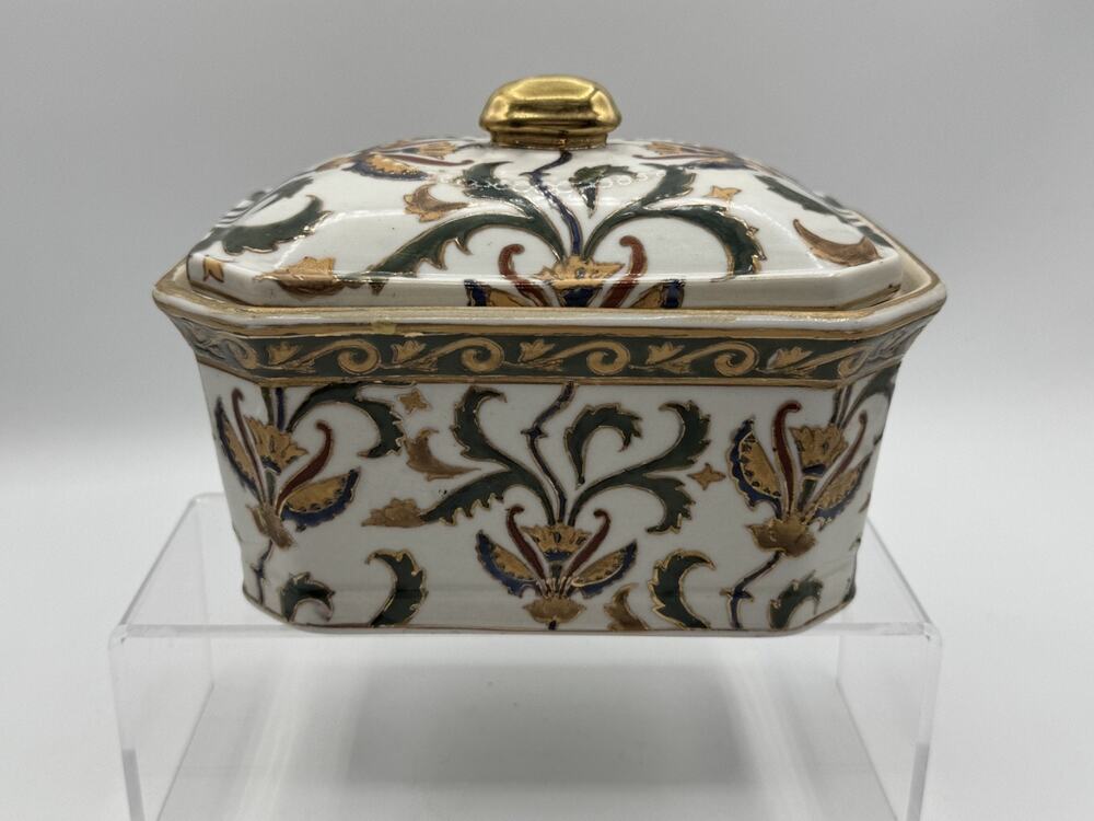 Vintage Oriental Accent Co., Ceramic Box, 7"x5" Hand Painted Gold Trim Lead Base